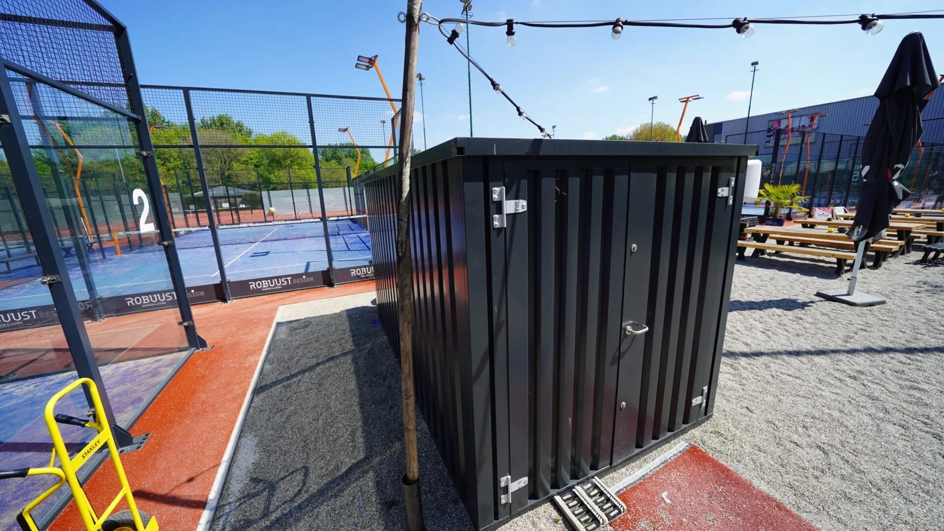 Flat Pack Container 4×2 Meters Black Ral 9005 - Image 4