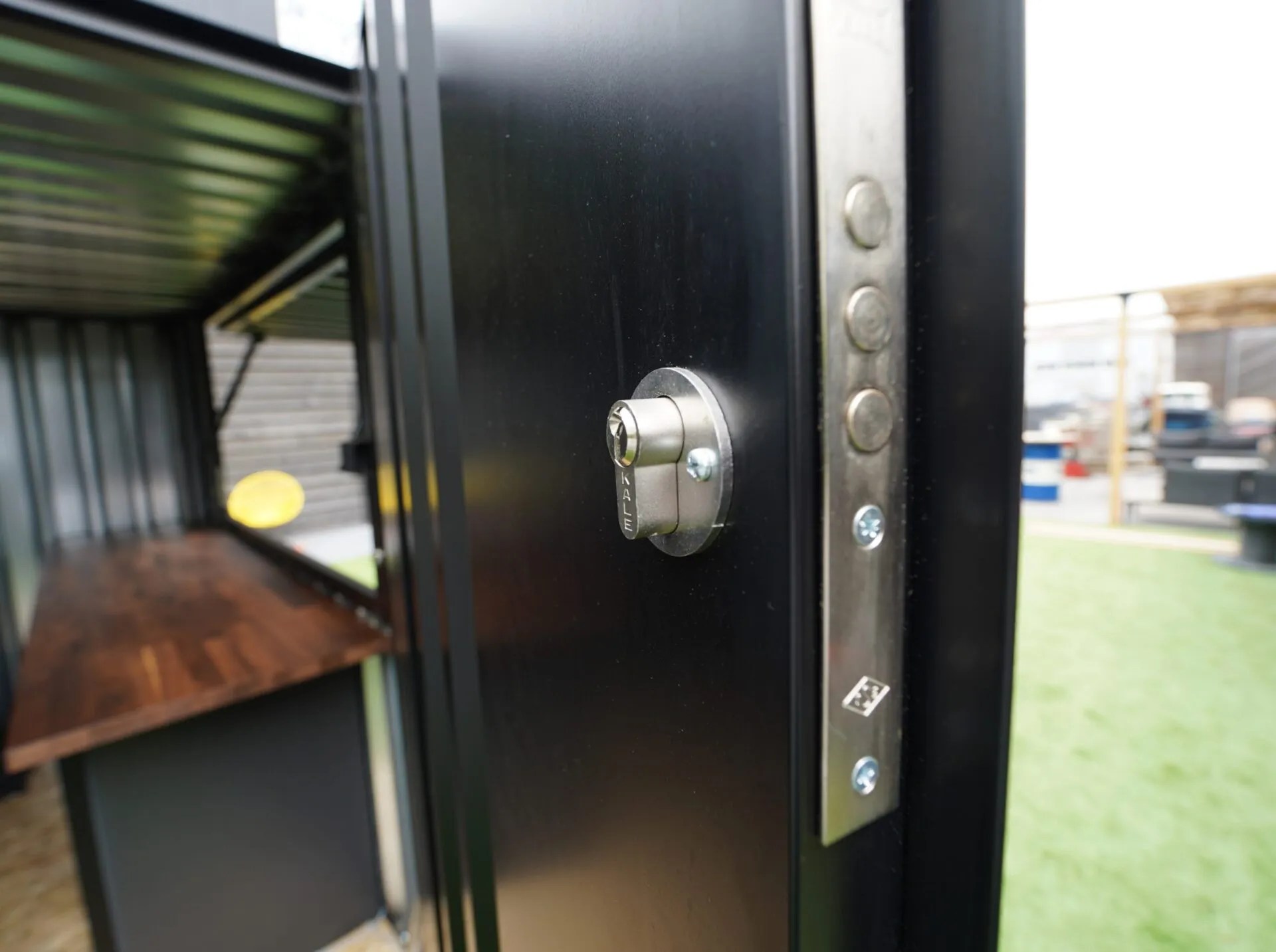 Flat Pack Container 4×3 Meters Black Ral 9005 - Image 5