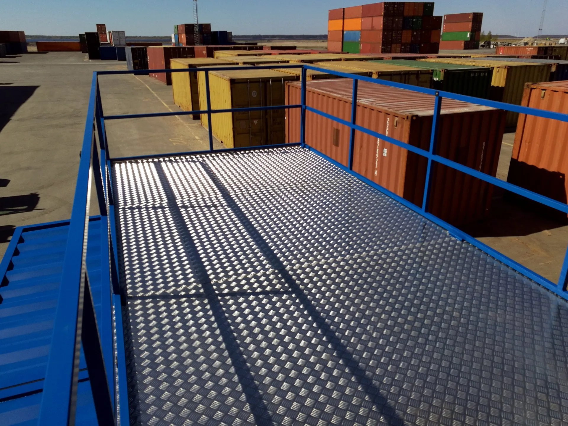 20′ Store Container with a roof terrace - Image 4